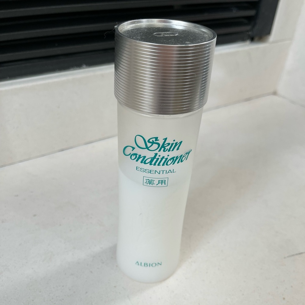 Albion Skin Conditioner Essential 1/2 bottle